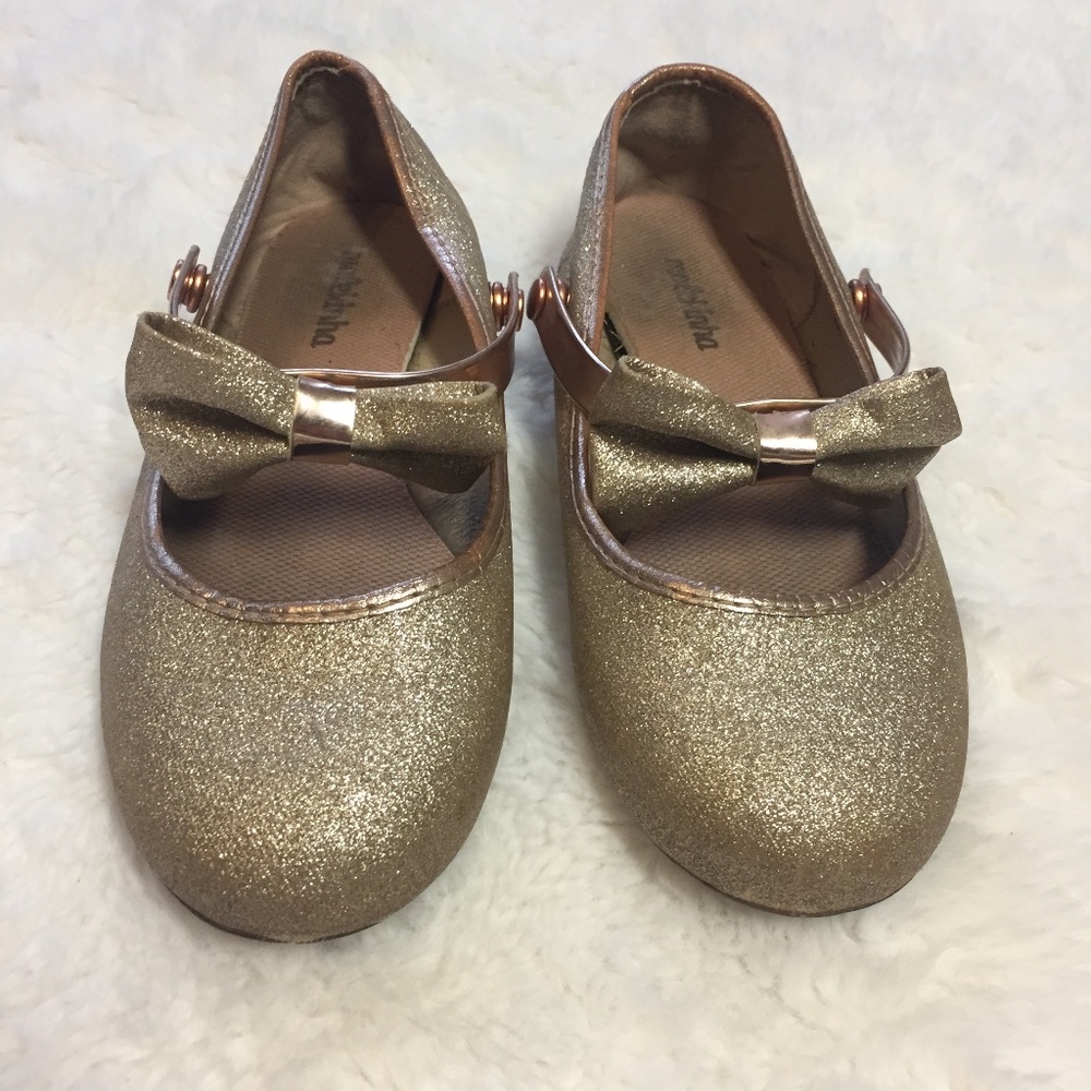 Gold sparkly shoes size 1.5